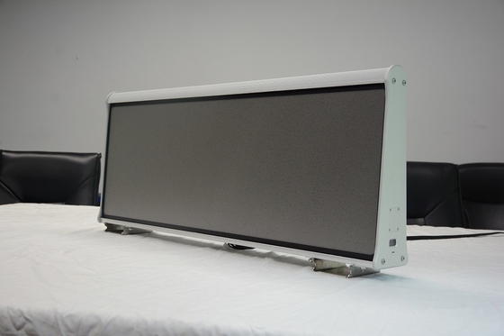 Il tetto LED dell'automobile di colore pieno 5000nits P2.5 firma il livello 3840Hz la velocità di rinfrescamento