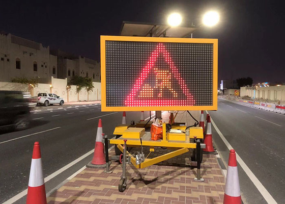 Orientamento di cautela della via di VMS dei segnali di pericolo di traffico di P20 960*960mm LED